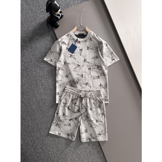 Louis Vuitton Spring/Summer New Casual Short-Sleeve Shorts Set